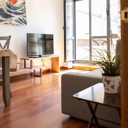 Myhousespain - Con Patio En Frente De La Playa Gijon